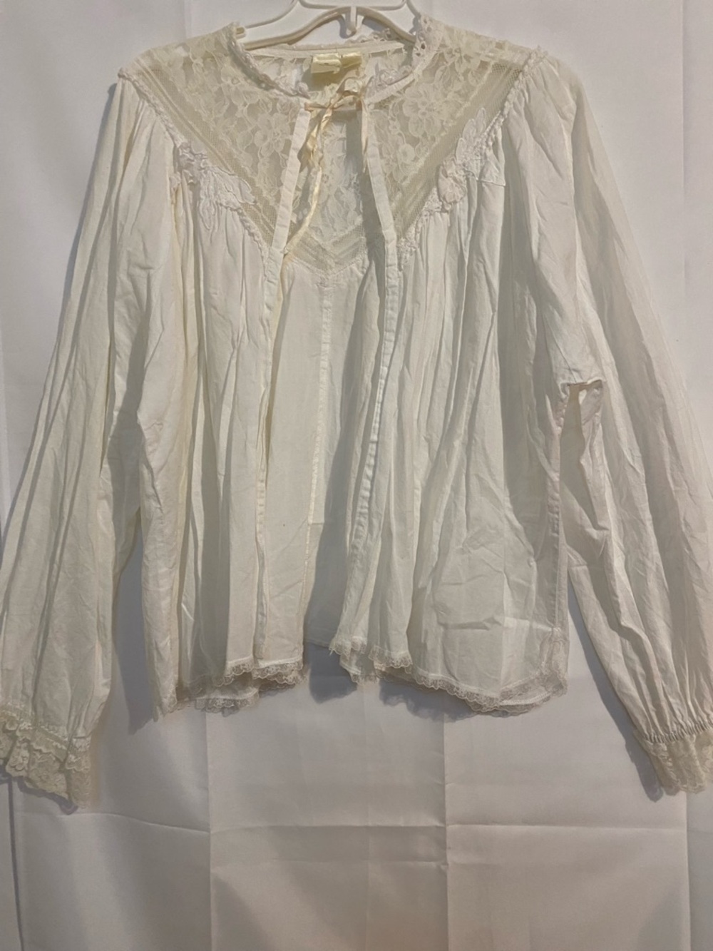 Women’s Victoria's Secret White Lace Yoke Peasant Blouse (Sleep) - Picture 8 of 8